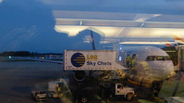 BOEING 767-300 (N129DL)