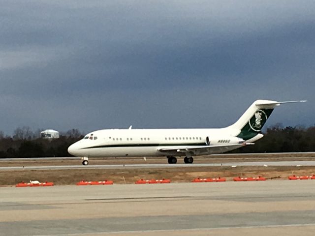 Douglas DC-9-10 (N8860) - 50 year old bird!