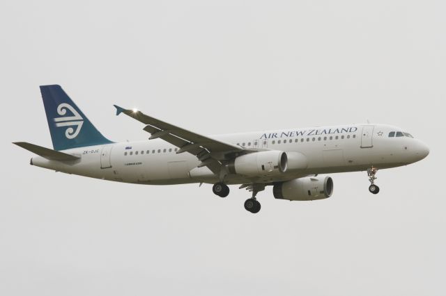 Airbus A320 (ZK-OJC)