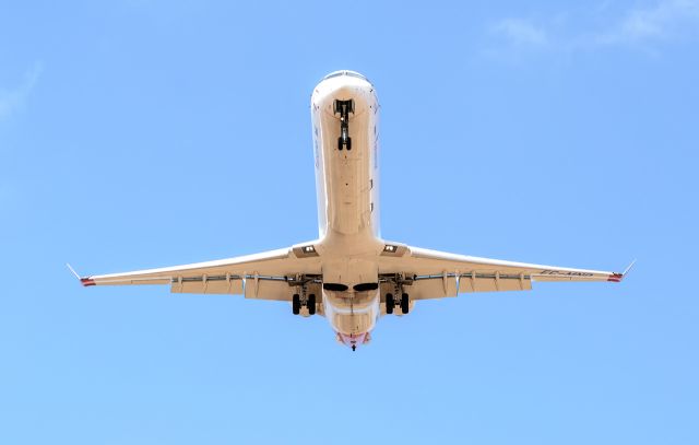 Bombardier CRJ-1000 (EC-MNQ)