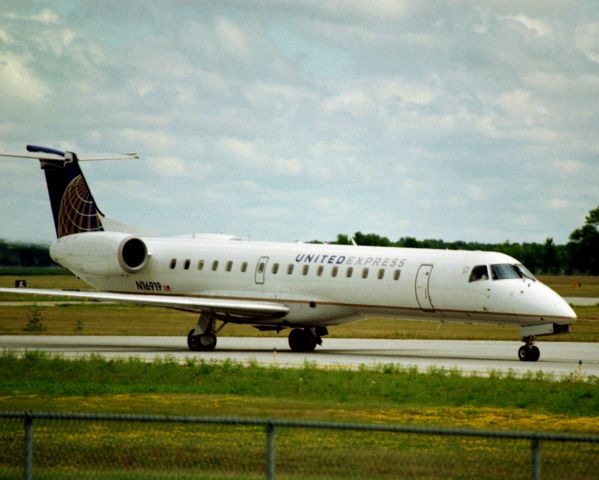 Embraer ERJ-145 (N16919) - Taxiing out for takeoff Rwy 36