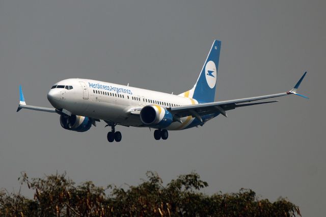 Boeing 737-700 (LV-KIU)