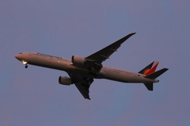 BOEING 777-300ER (RP-C7776)