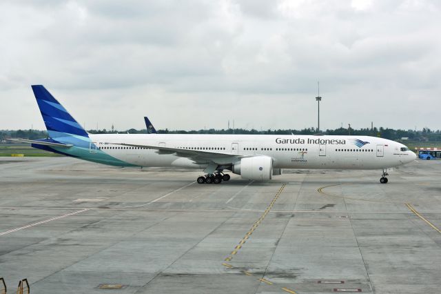 BOEING 777-300 (PK-GIK)