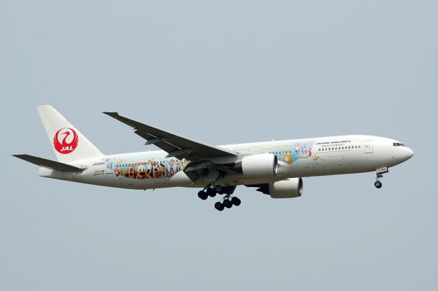 Boeing 777-200 (JA8985) - JAL JA8985 Boeing 777-246  c/n 27652/72