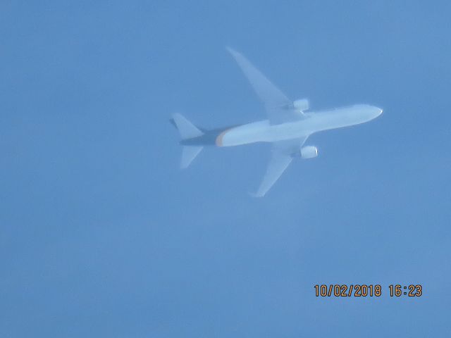 BOEING 767-300 (N303UP)