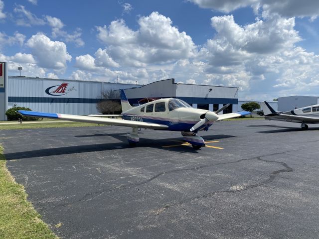 Piper Cherokee (N8273A)