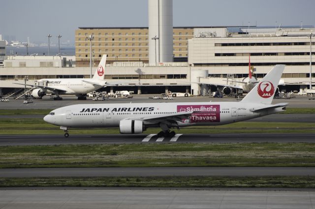 Boeing 777-200 (JA772J) - Landing at Haneda Intl Airport Rwy34L on 2012/05/18