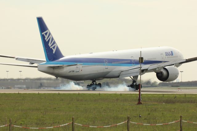 Boeing 777-200 (JA779A)