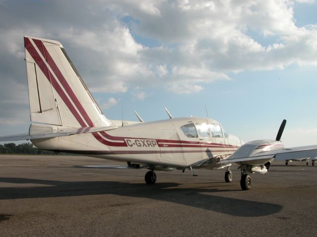 Piper Aztec (C-GXRP)