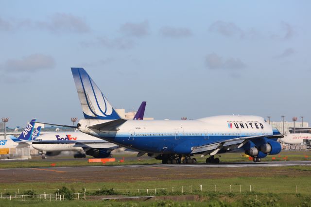 Boeing 747-400 (N118UA)