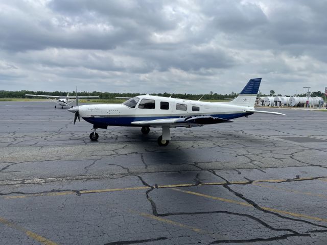 Piper Saratoga/Lance (N596HP)