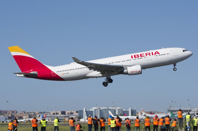 Airbus A330-200 (EC-MNL) - Madrid Barajas - LEMD, Spainbr /04/05/2018br /OpenDAY-EstévezR