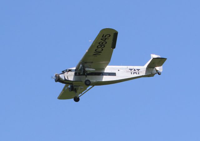 NC9645 — - Against a bright blue Kentucky sky, short final at KLEX is this 1929 Ford Tri-Motor in town for the weekend of May 10th-13th, 2018.