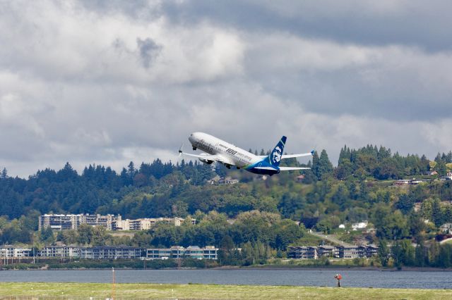 Boeing 737-900 (N248AK)