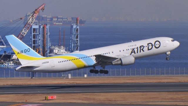 BOEING 767-300 (JA605A)