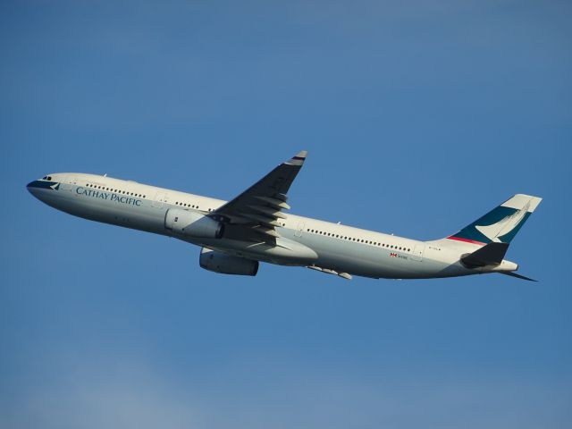 Airbus A330-300 (B-HLW)