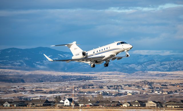 Embraer Legacy 450 (N724C)