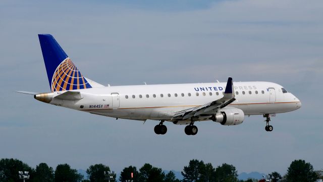 Embraer 175 (N144SY) - SKW5871 from SFO on final to Rwy 16R on 8.20.19. (ERJ-175LR / cn #17000482).