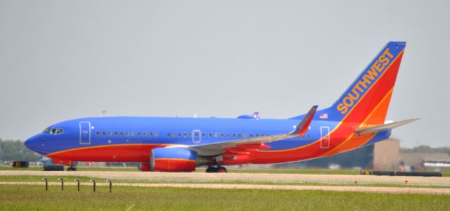 Boeing 737-700 (N551WN)