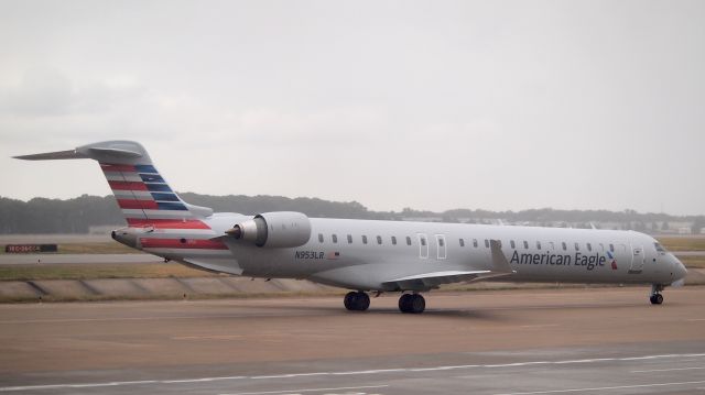 Canadair Regional Jet CRJ-900 (N935LR)