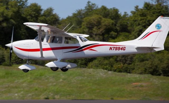 Cessna Skyhawk (N7994G) - a rel=nofollow href=http://www.gumshoedetectives.comwww.gumshoedetectives.com/a