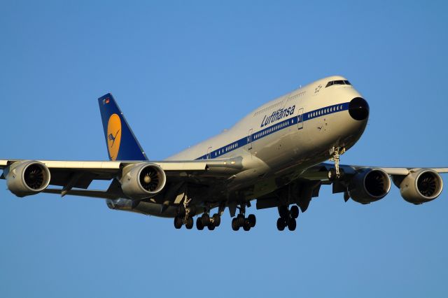 BOEING 747-8 (D-ABYT)