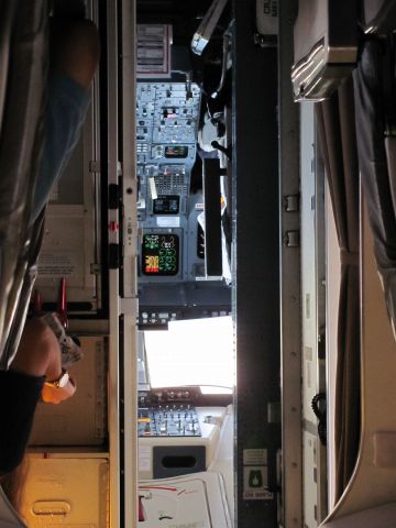 Canadair Regional Jet CRJ-200 —