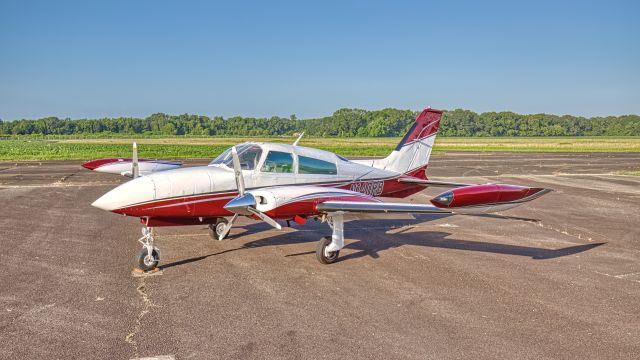 Cessna 310 (N140RB)