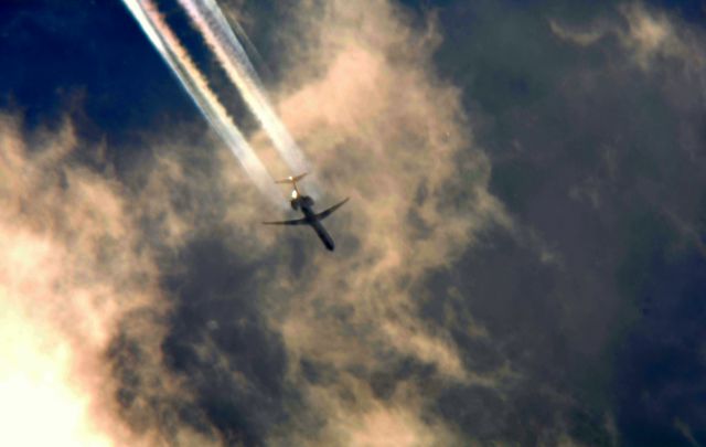 McDonnell Douglas MD-90 (N938DN) - Delta 1275 Reagan National to Minneapolis/St Paul Intl over Cleveland 30,000 ft.06.16.15