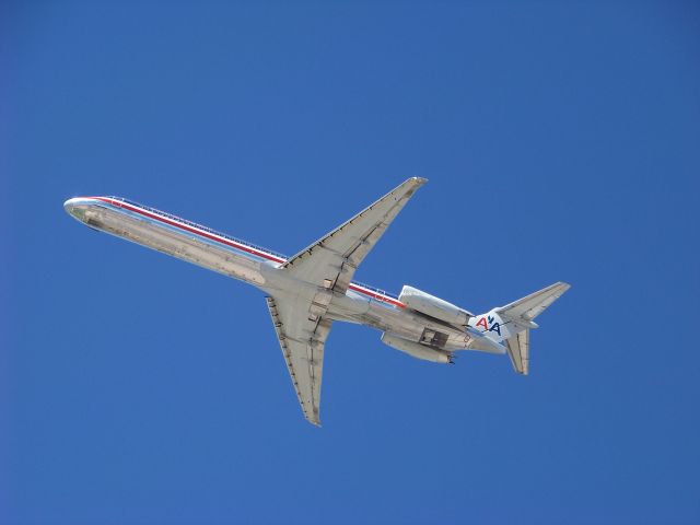 McDonnell Douglas MD-83 (N599AA)