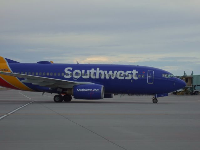 Boeing 737-700 (N215WN)