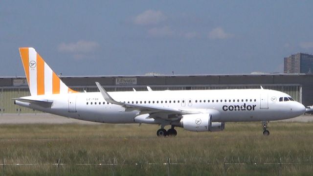 Airbus A320 (LZ-FBK)