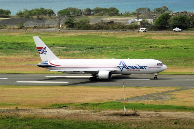 BOEING 767-300 (N373CM)