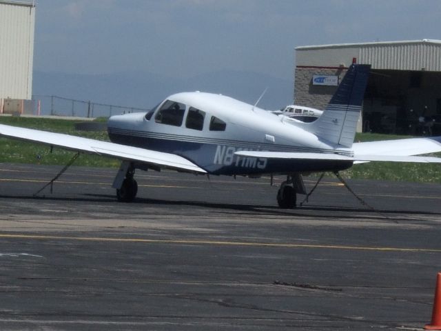 Piper Cherokee (N811MS)