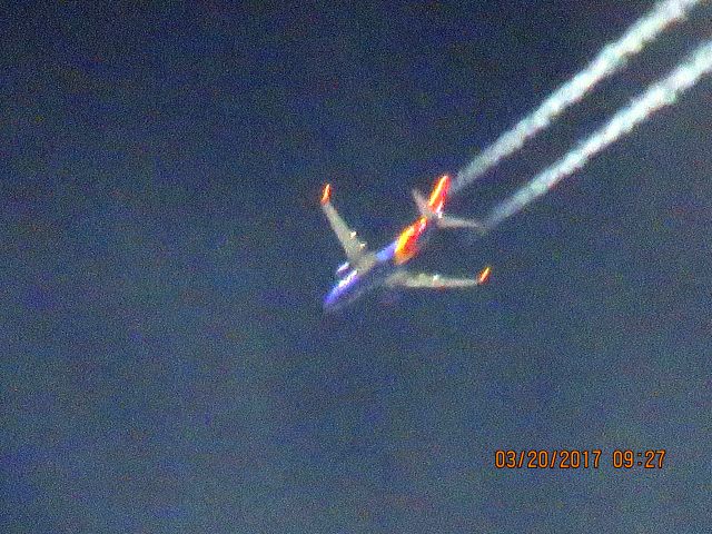 Boeing 737-700 (N7828A)