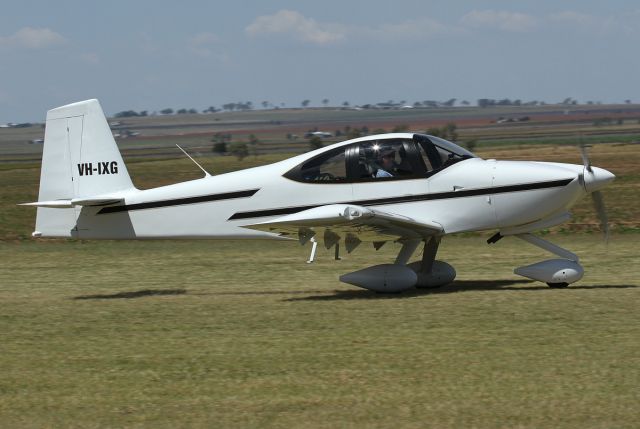 Vans RV-10 (VH-IXG)