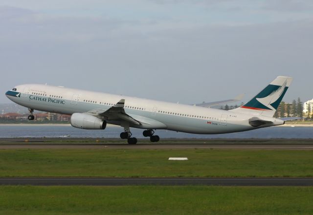 Airbus A330-300 (B-LAC)