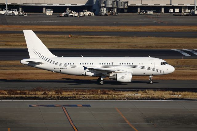 Airbus A319 (G-NOAH)