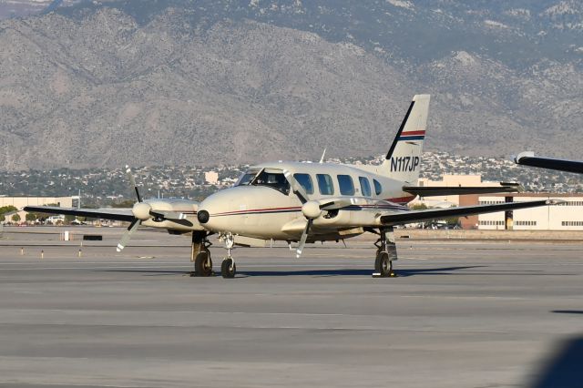 Piper Navajo (N117JP)