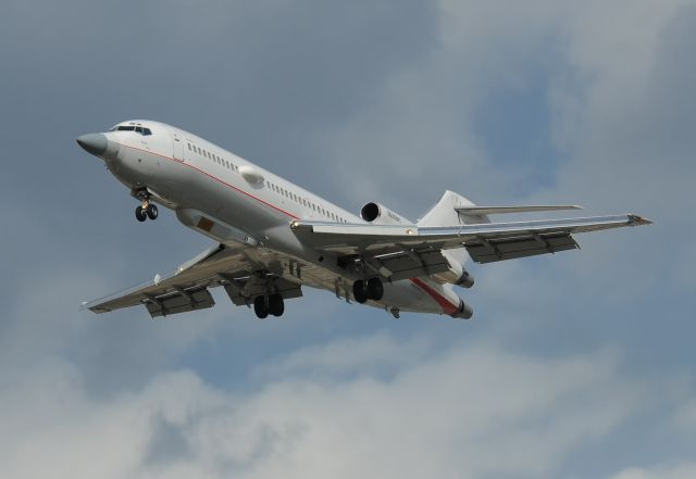 BOEING 727-200 (N289MT) - On final.