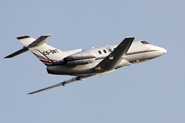 Hawker 800 (CS-DRT)