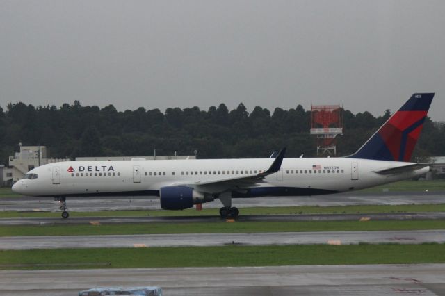 Boeing 757-200 (N822DX)