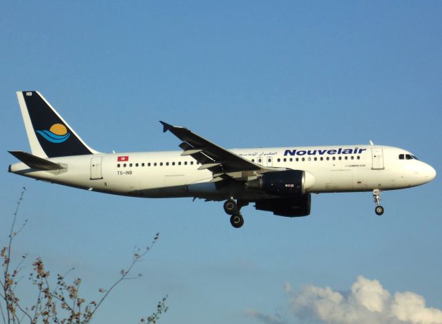 Airbus A320 (TS-INB)