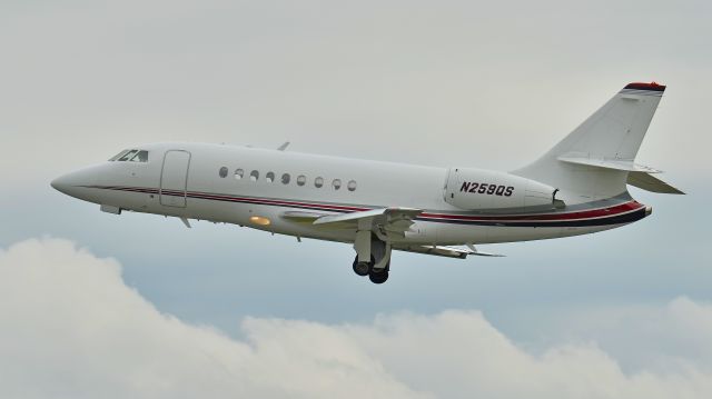 Dassault Falcon 2000 (N259QS) - NetJets Dassault Falcon 2000 (N259QS) departs KINT Rwy 33 on 9/14/2014 at 11:09 am.