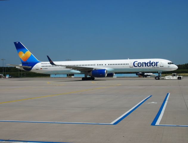 BOEING 757-300 (D-ABOB)