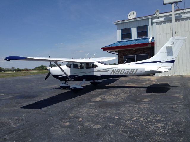 Cessna Skylane (N90391)