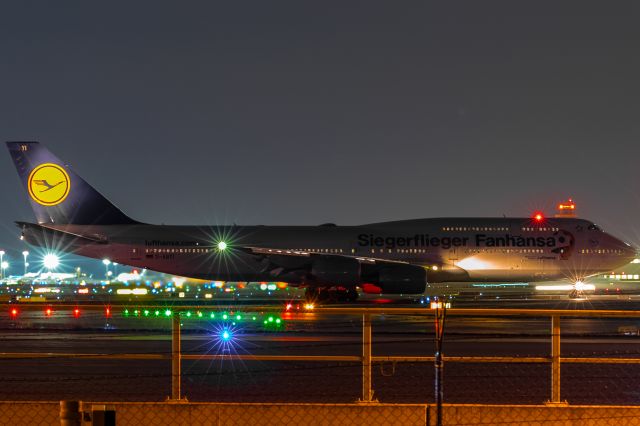 BOEING 747-8 (D-ABYI)