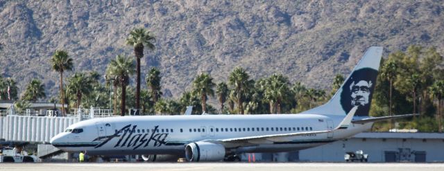 Boeing 737-800 (N549AS) - Backing out of Gate on 01/22/2011