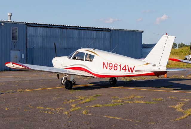 Piper Cherokee (N9614W)